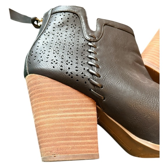 Tommy Hilfiger Black Leather Boots - Picture 5 of 6